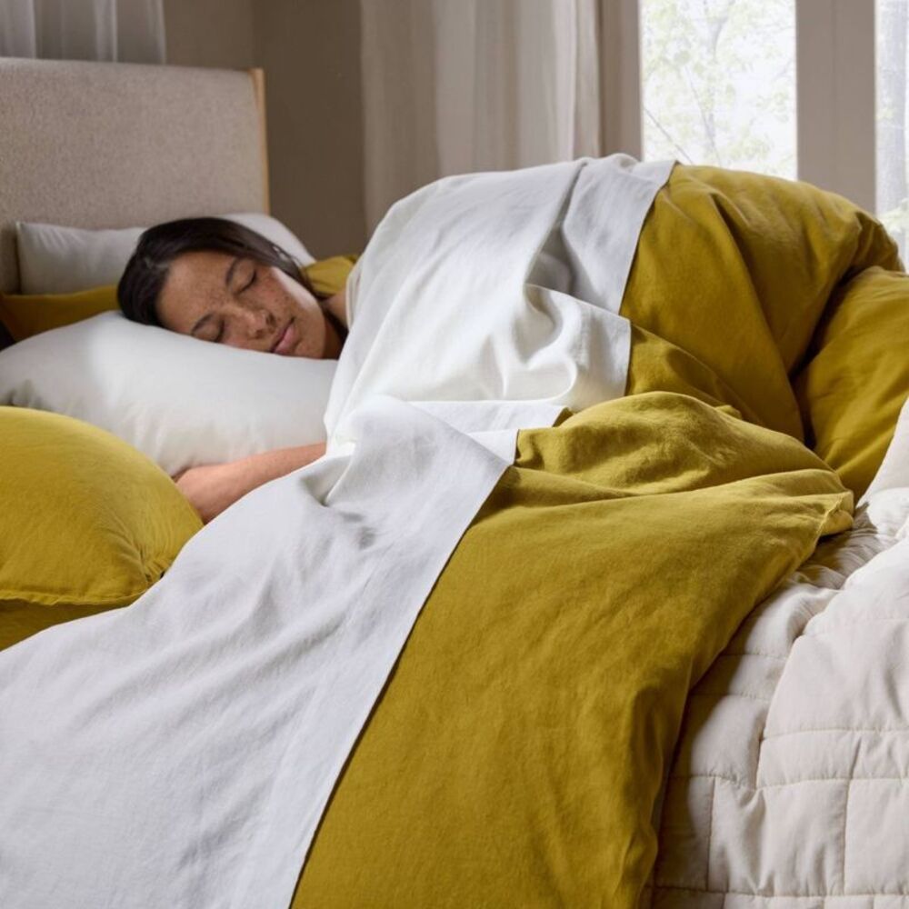 Open Box - Parachute - Queen Relaxed Linen Sheet Set White - Parachute White - Picture 4 of 4